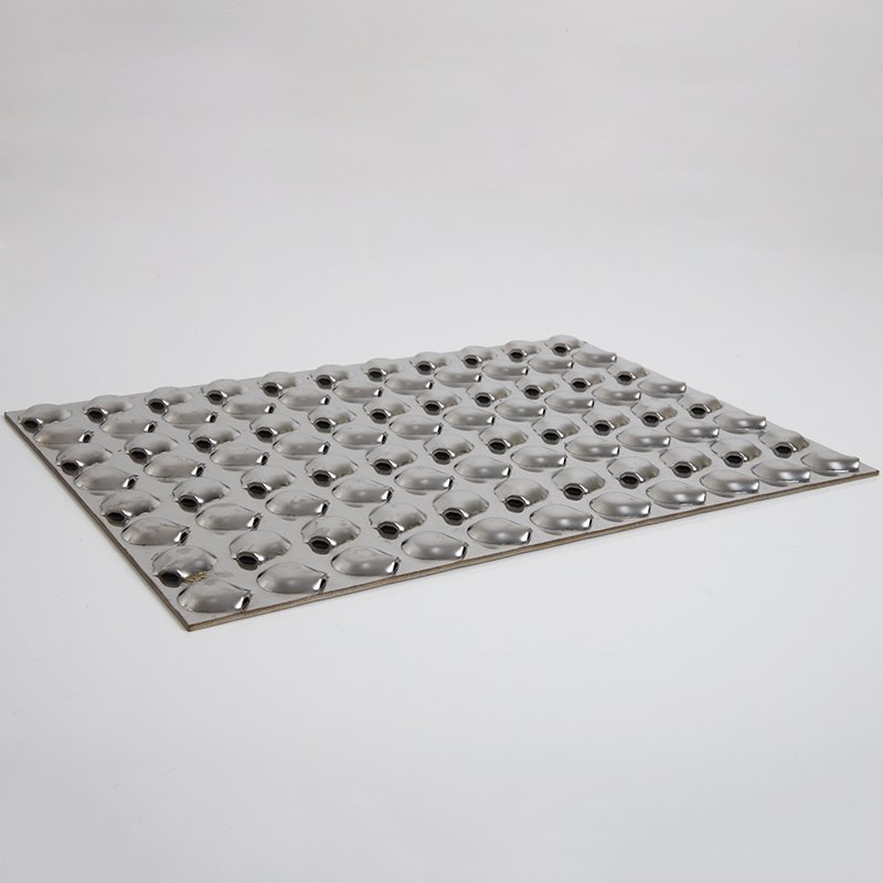 Fluidized bed perforated plate